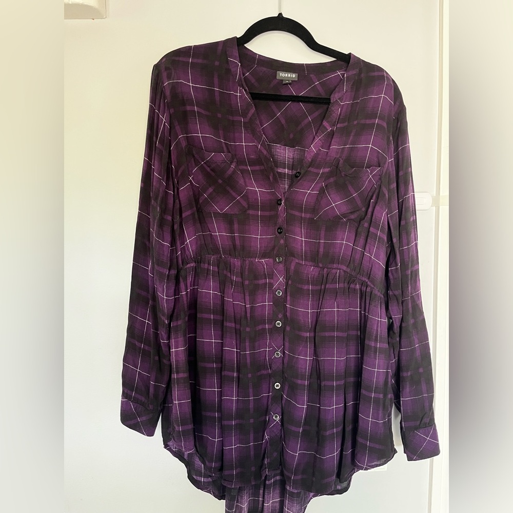 Size 2 (18/20) Torrid Babydoll Top.